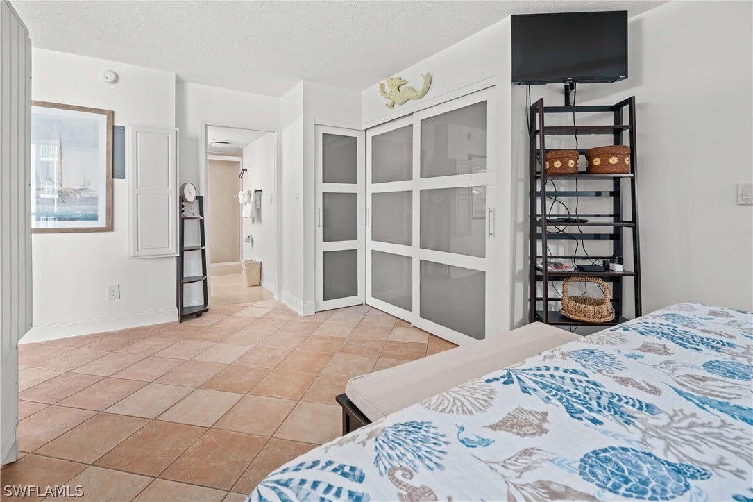 1 Bed Waterfront Home for Sale in Beach And Tennis Club, photo 13