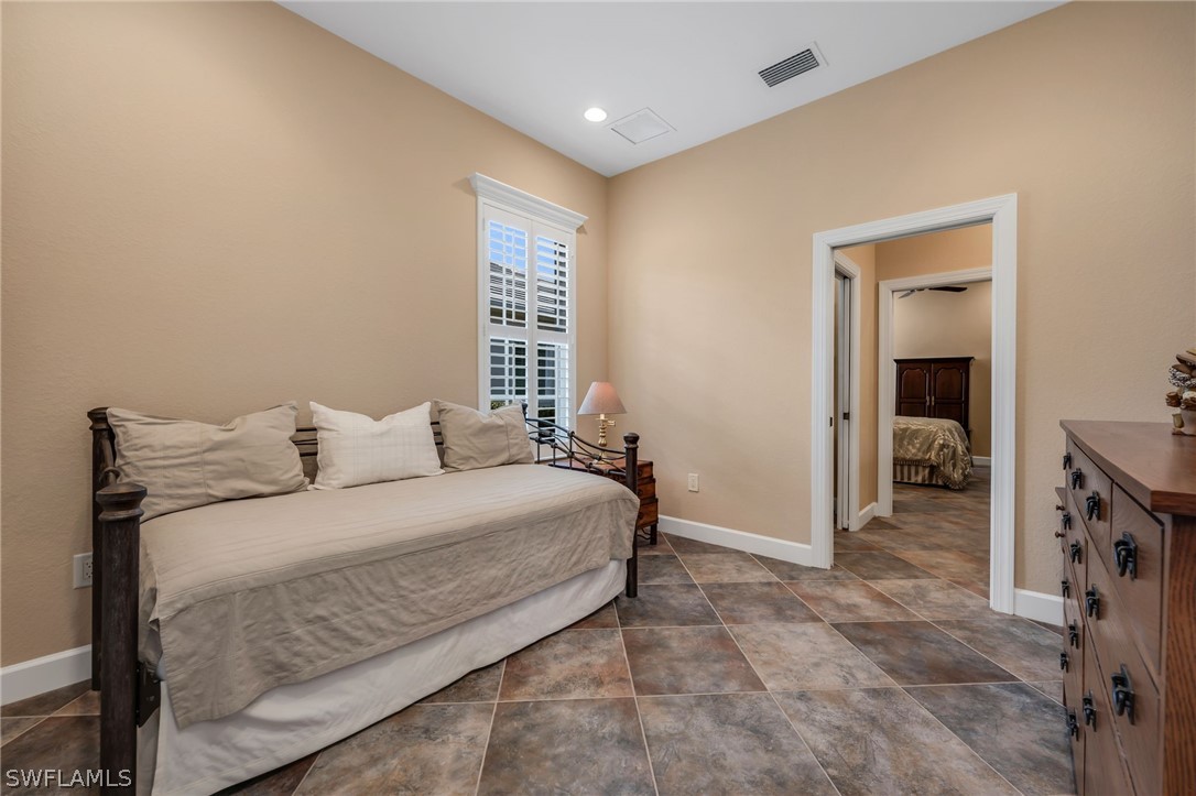 3 Bed Pool Home for Sale in Hollybrook, photo 13