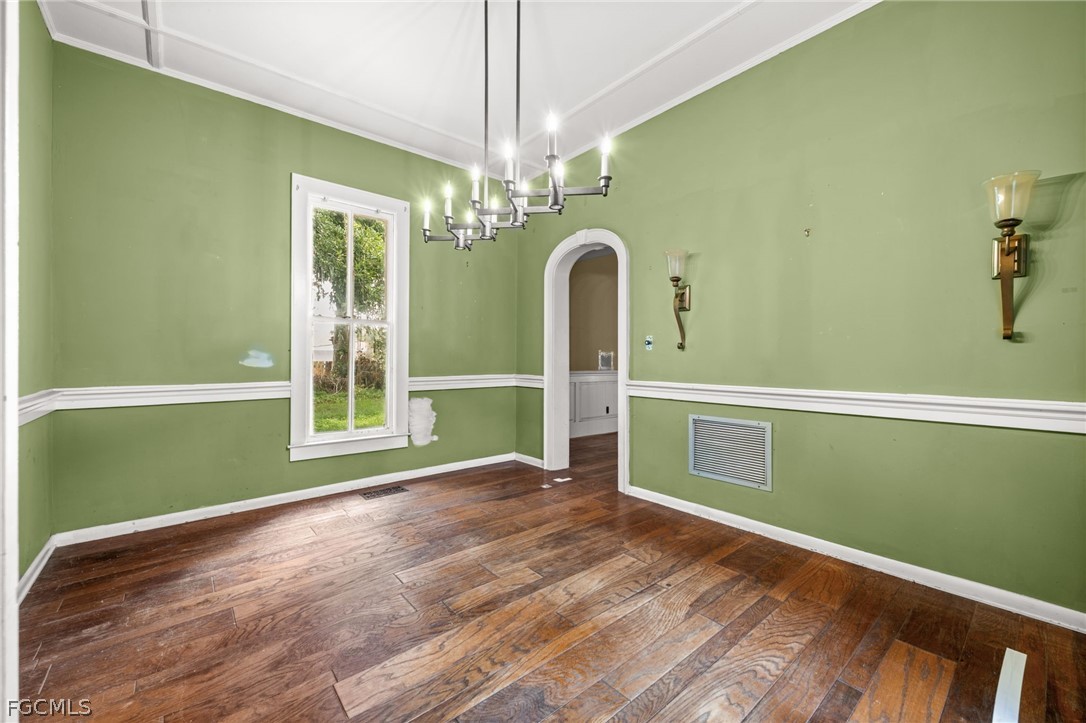 3 Bed SingleFamilyResidence for Sale in Bayshore Park, FL — photo 13