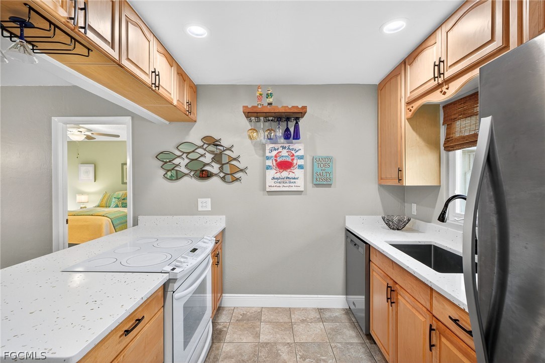 3 Bed Waterfront Home for Sale in Fort Myers, photo 13
