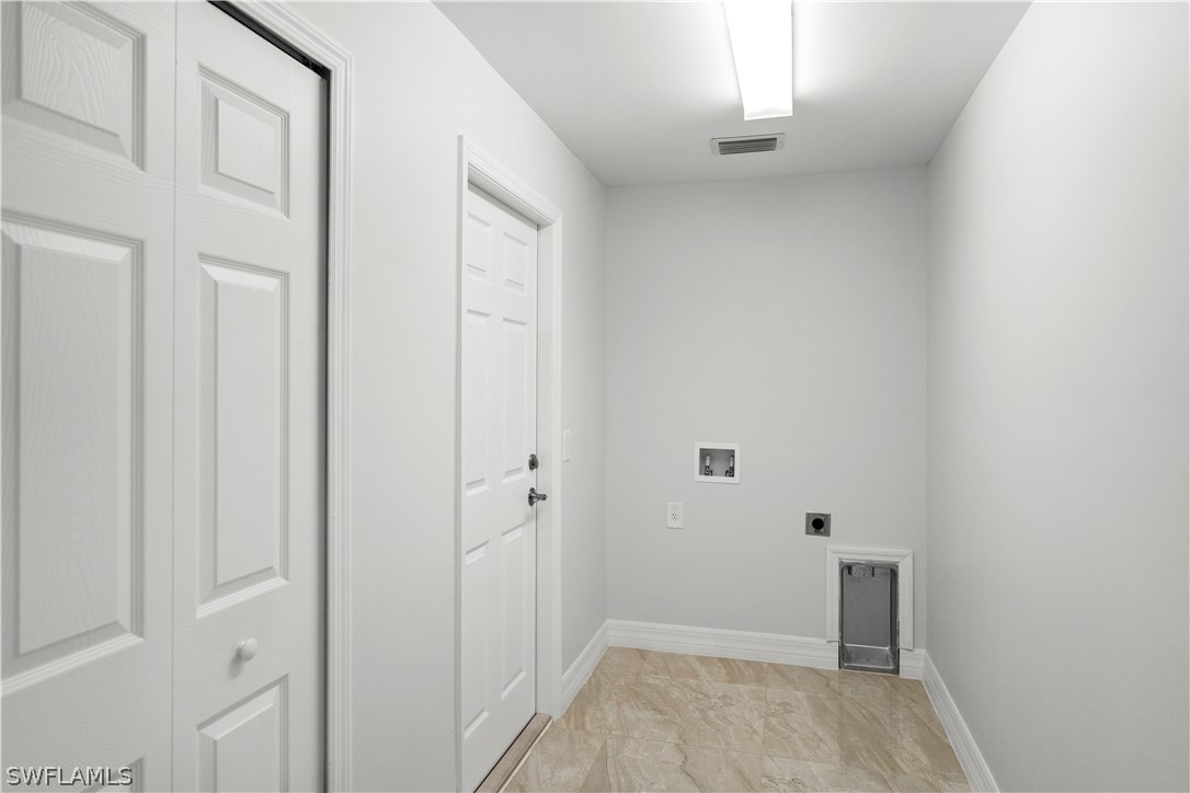 3 Bed SingleFamilyResidence for Sale in Lehigh Acres, photo 13