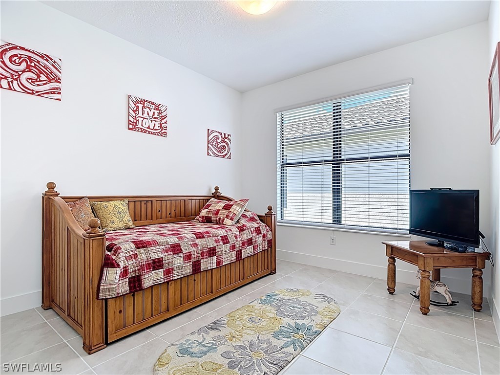 3 Bed SingleFamilyResidence for Sale in Silverwood, FL — photo 13