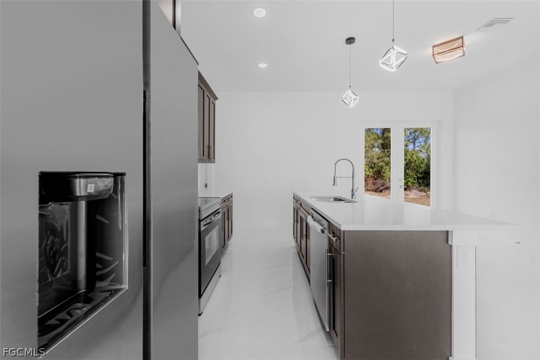 3 Bed SingleFamilyResidence for Sale in Lehigh Acres, photo 13