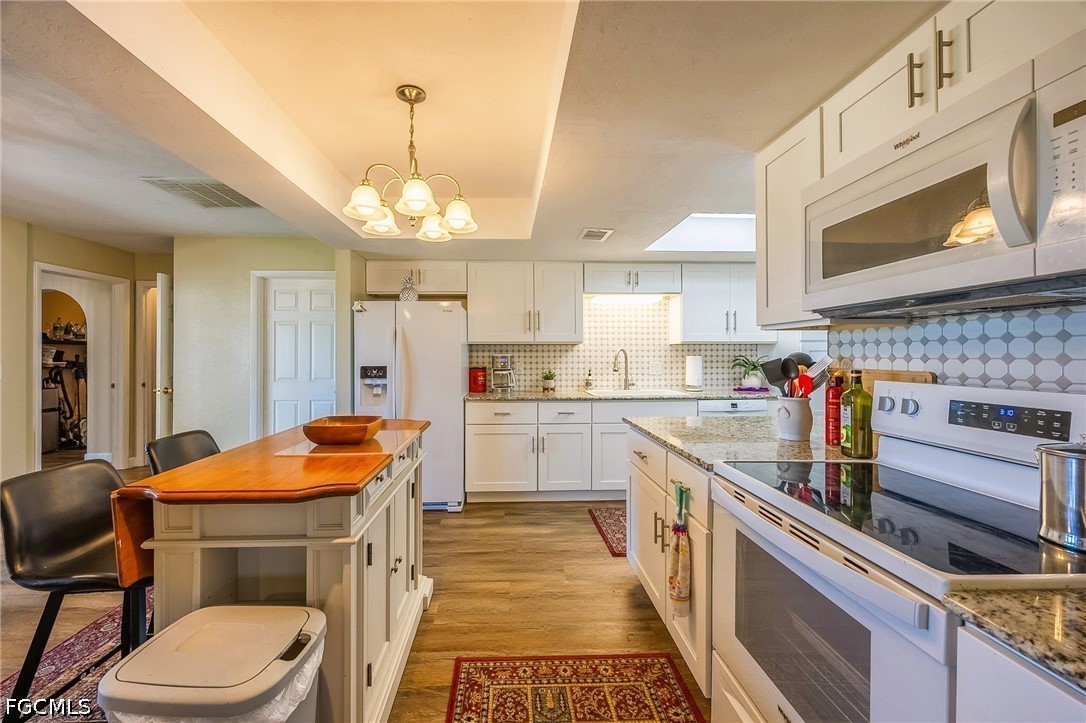 4 Bed SingleFamilyResidence for Sale in Cape Coral, photo 13