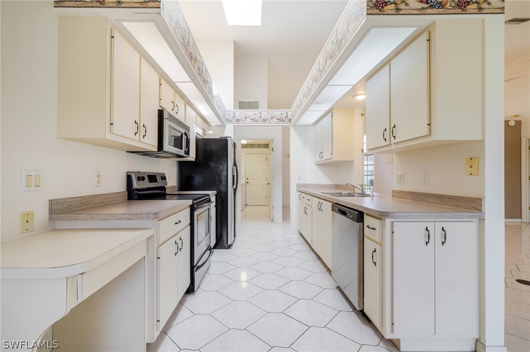 3 Bed SingleFamilyResidence for Sale in Punta Gorda, FL — photo 13