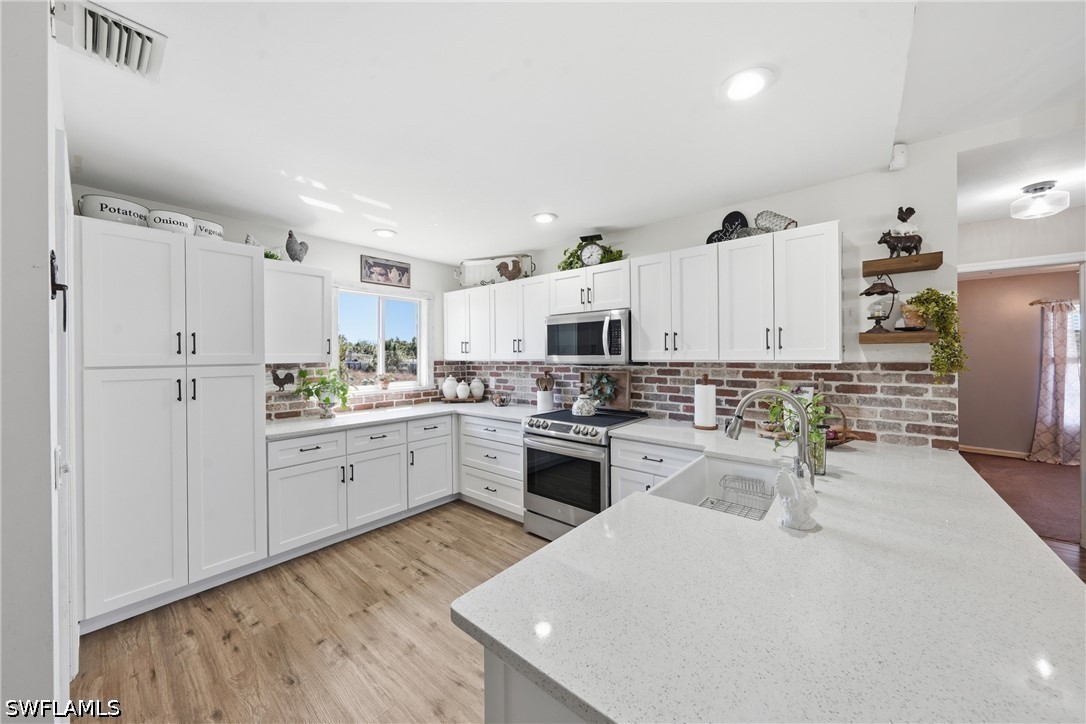 3 Bed Pool Home for Sale in Naples, photo 13