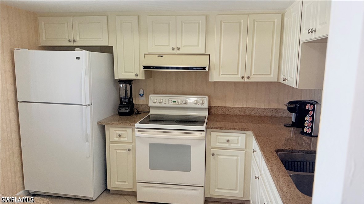 2 Bed Waterfront Home for Sale in Cape Coral, photo 13