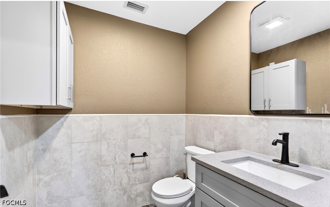 Retail for Sale in North Fort Myers, photo 13
