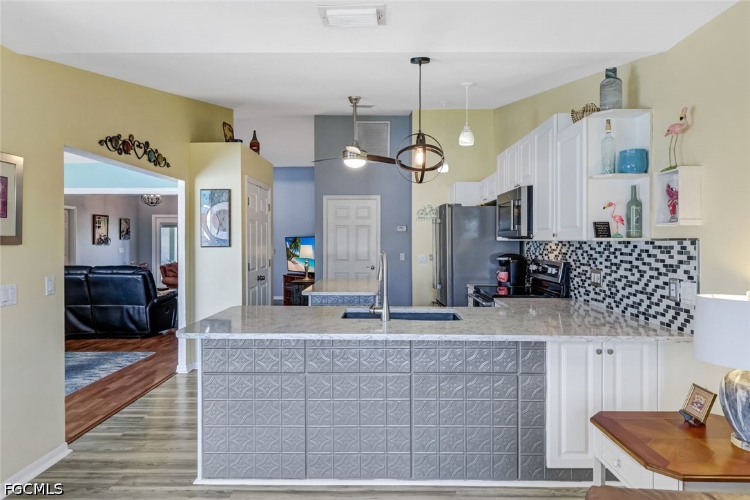 3 Bed Pool Home for Sale in Cape Coral, photo 13