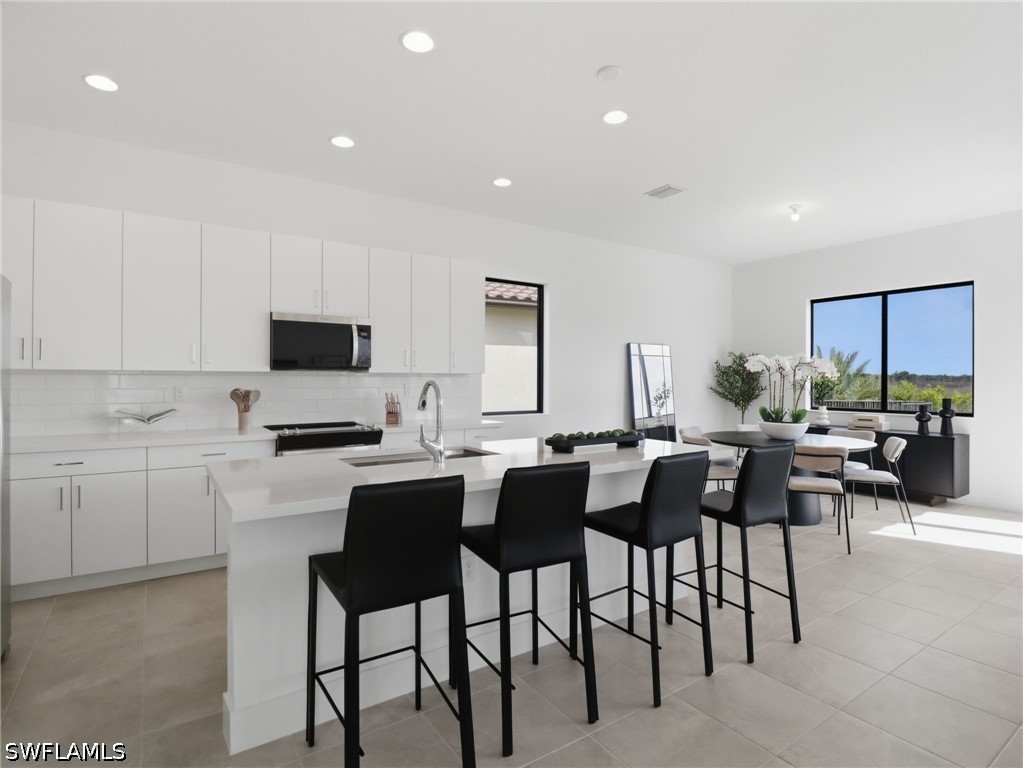 3 Bed SingleFamilyResidence for Sale in Silverwood, FL — photo 13