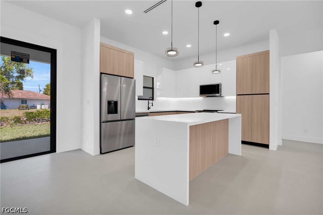 4 Bed SingleFamilyResidence for Sale in Lehigh Acres, photo 13