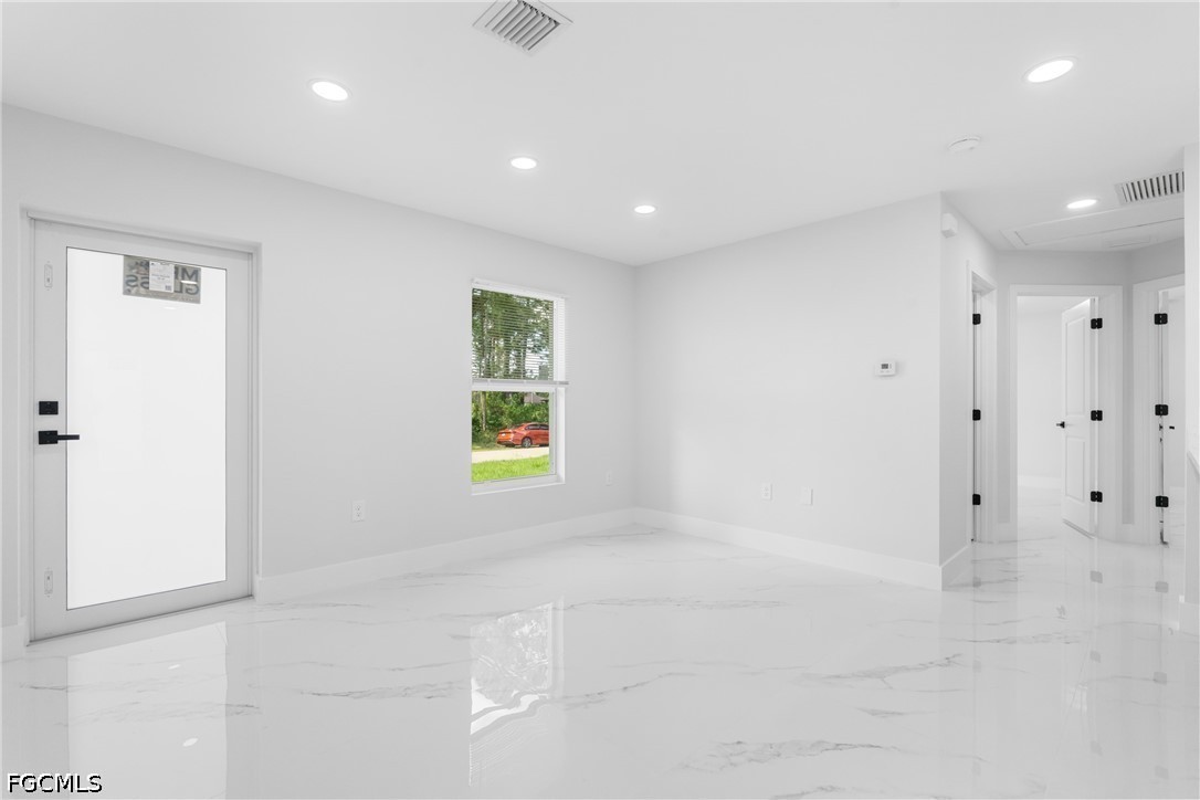 3 Bed SingleFamilyResidence for Sale in Lehigh Acres, photo 13