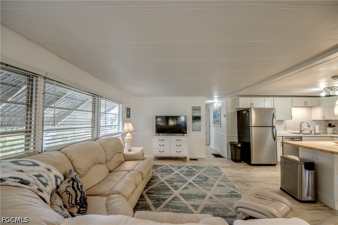 2 Bed ManufacturedHome for Sale in Old Bridge Village, FL — photo 13