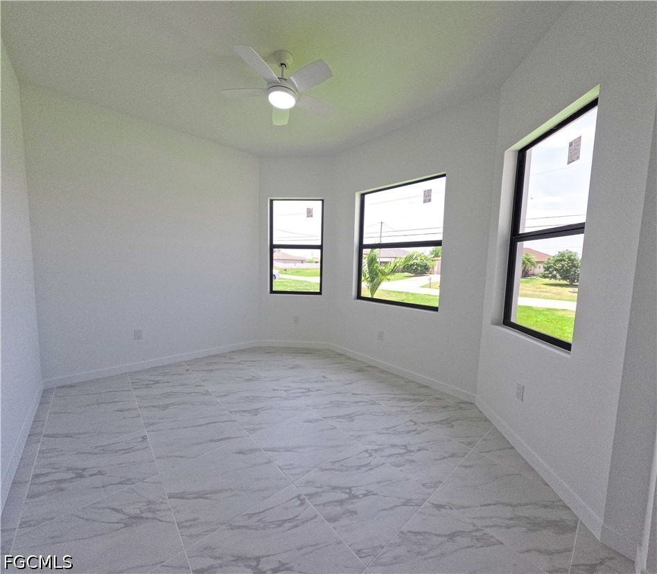 3 Bed SingleFamilyResidence for Sale in Cape Coral, photo 13