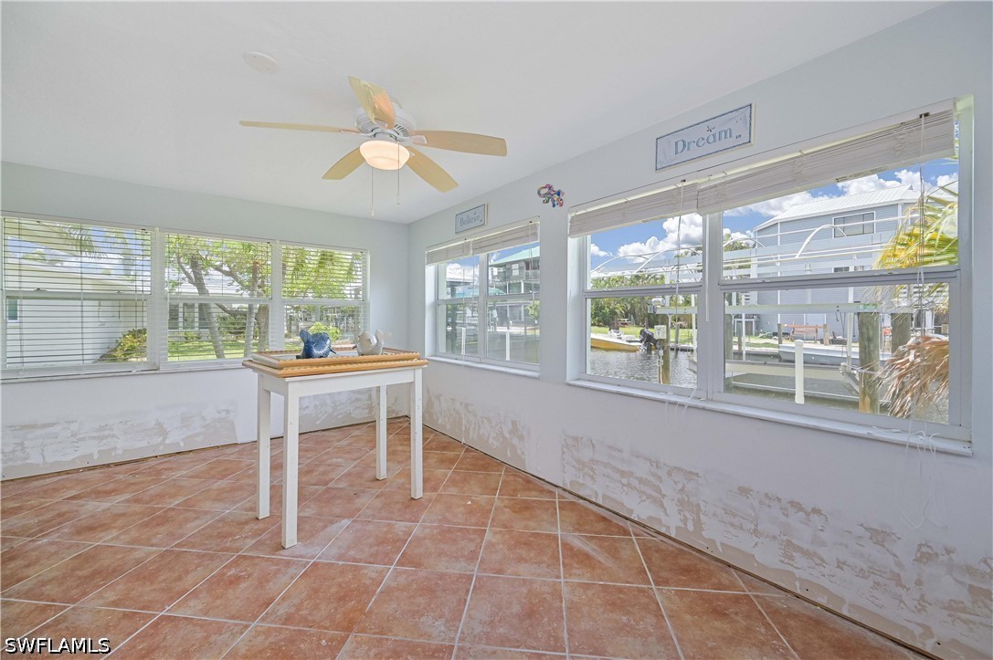 2 Bed Waterfront Home for Sale in Bokeelia, photo 13