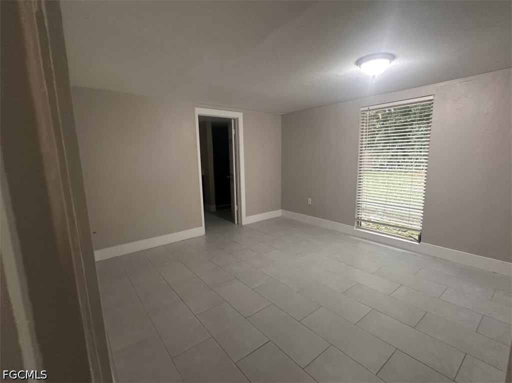 3 Bed SingleFamilyResidence for Sale in Fort Myers, photo 13