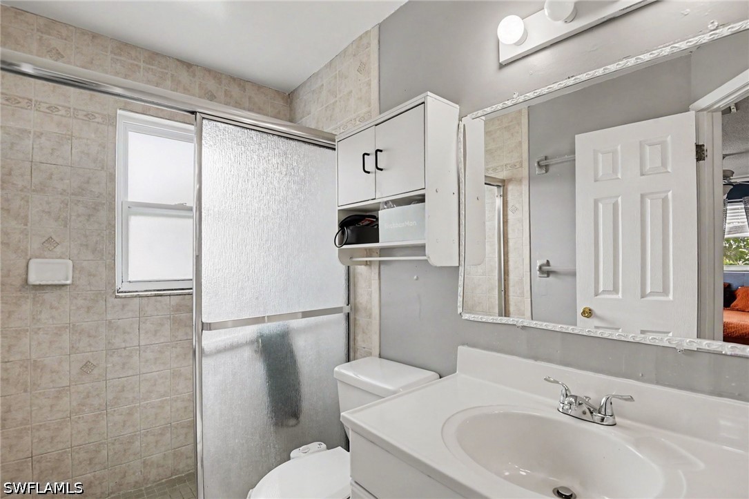 3 Bed SingleFamilyResidence for Sale in Fort Myers, photo 13