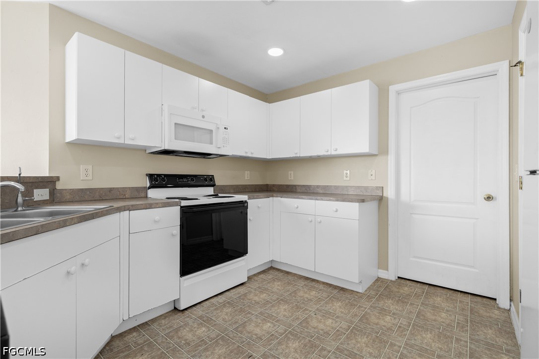 3 Bed SingleFamilyResidence for Sale in Cape Coral, FL — photo 13