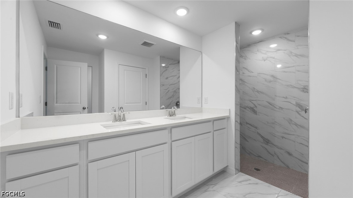 4 Bed SingleFamilyResidence for Sale in Lehigh Acres, photo 13