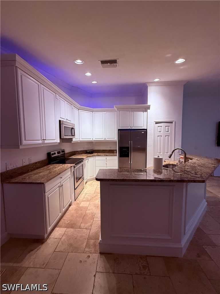 4 Bed SingleFamilyResidence for Sale in Naples, photo 13