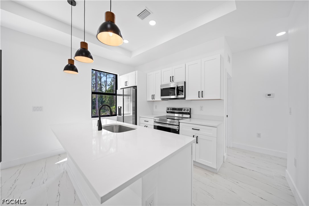 4 Bed SingleFamilyResidence for Sale in Lehigh Acres, photo 13