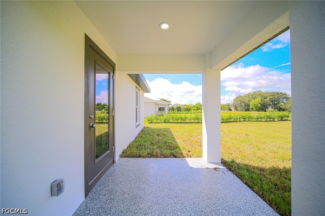 3 Bed SingleFamilyResidence for Sale in Mirror Lakes, photo 13