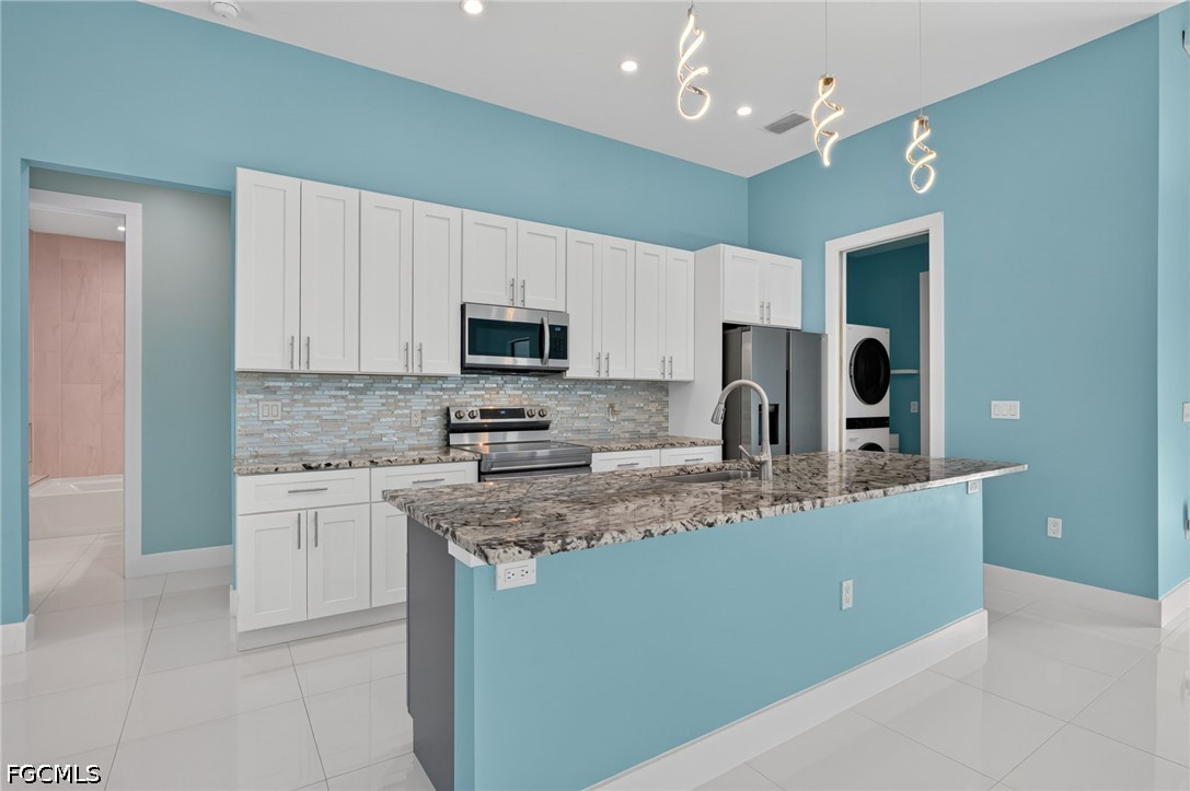 3 Bed Pool Home for Sale in Cape Coral, photo 13
