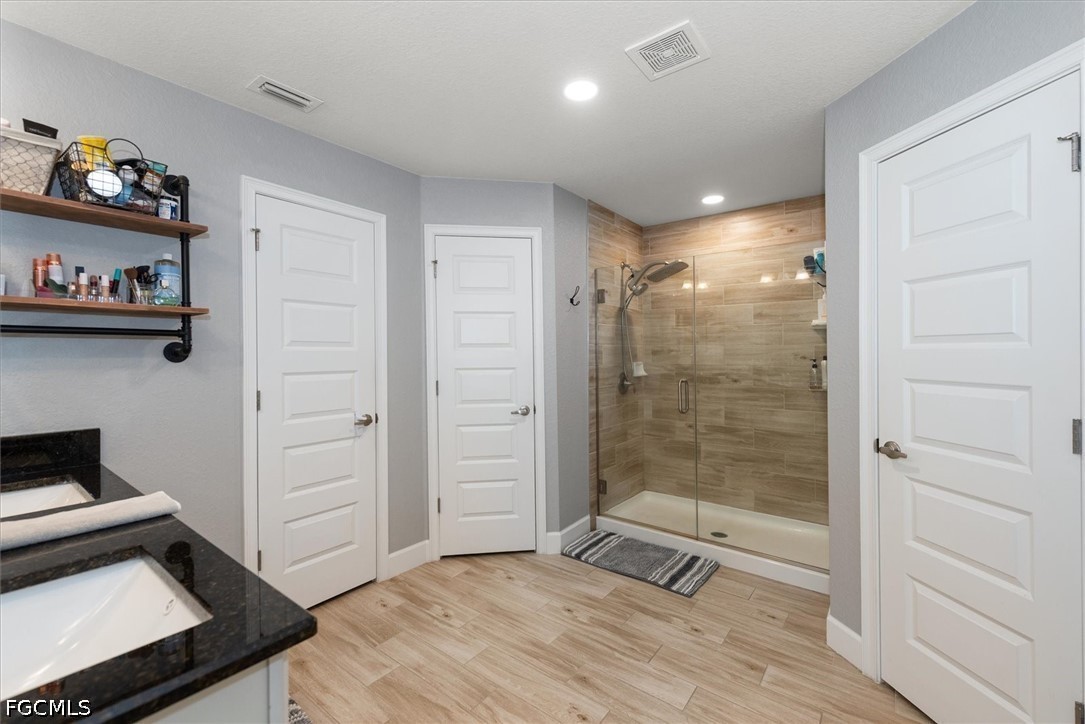 4 Bed SingleFamilyResidence for Sale in Cape Coral, photo 13