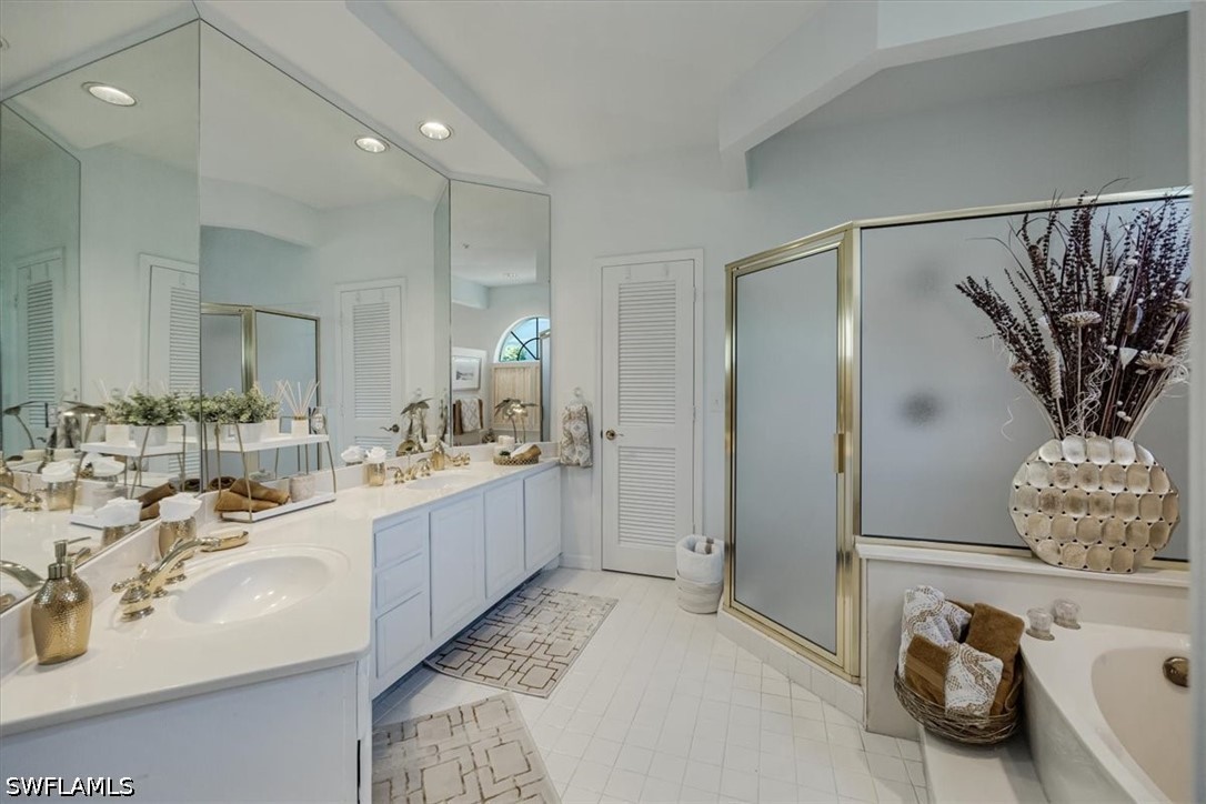 3 Bed Pool Home for Sale in Mews Of Naples, photo 13