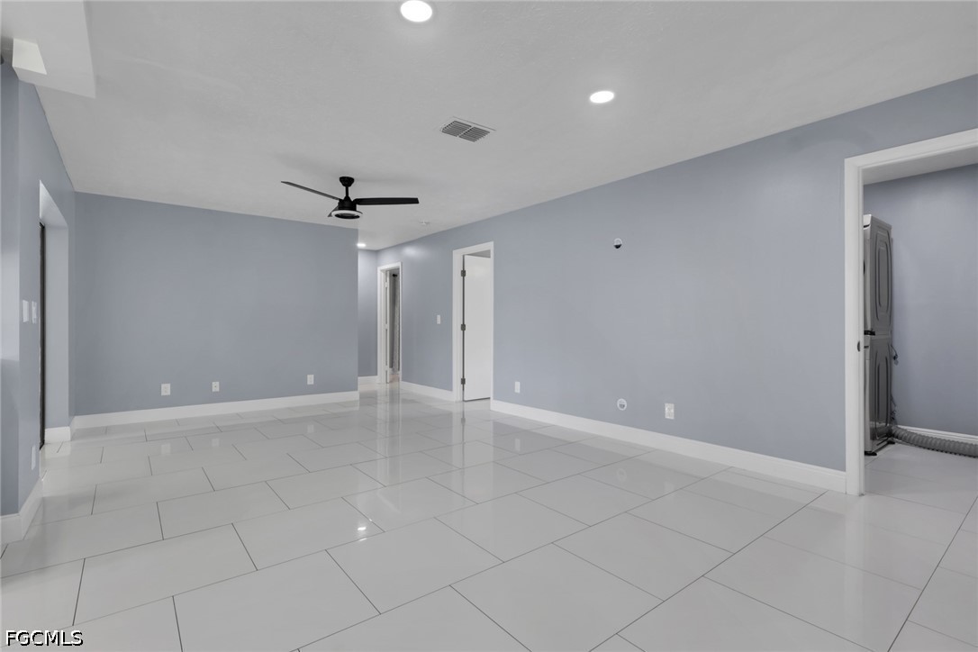 3 Bed SingleFamilyResidence for Sale in Cape Coral, photo 13
