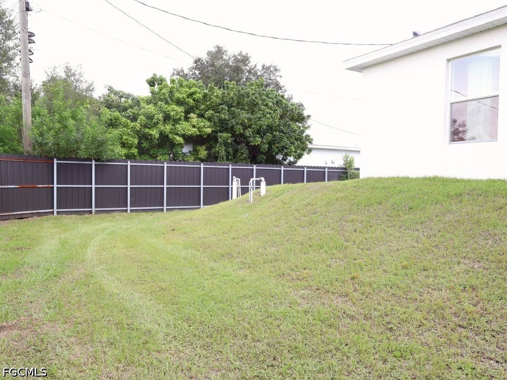 6 Bed Duplex for Sale in Fort Myers, photo 13