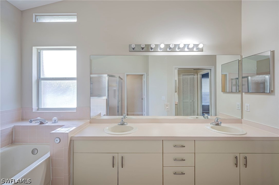 3 Bed Pool Home for Sale in Berkshire Lakes, photo 13