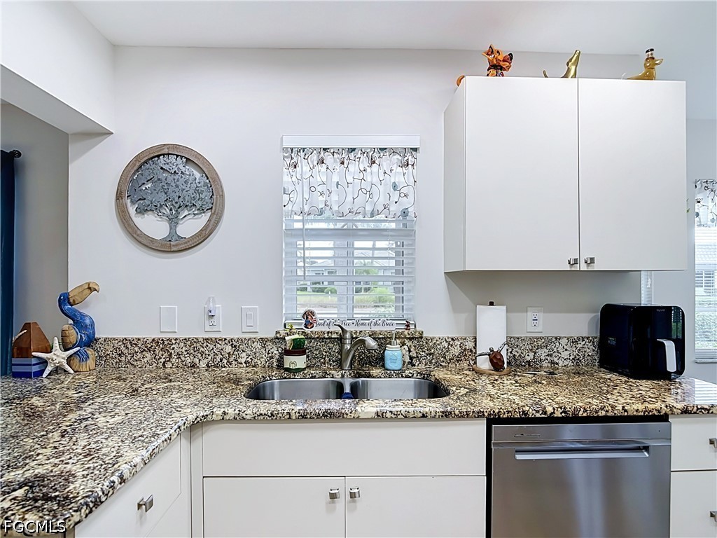 2 Bed SingleFamilyResidence for Sale in North Fort Myers, FL — photo 13
