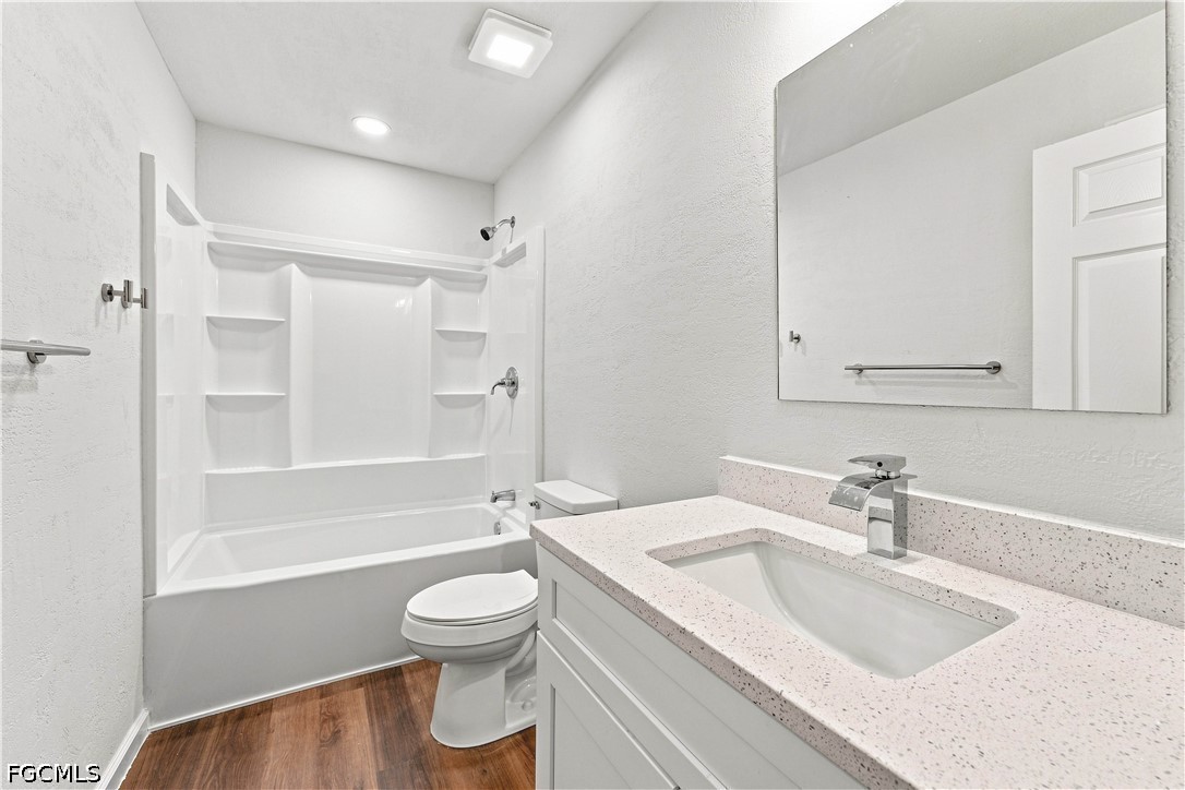 5 Bed SingleFamilyResidence for Sale in Lehigh Acres, photo 13