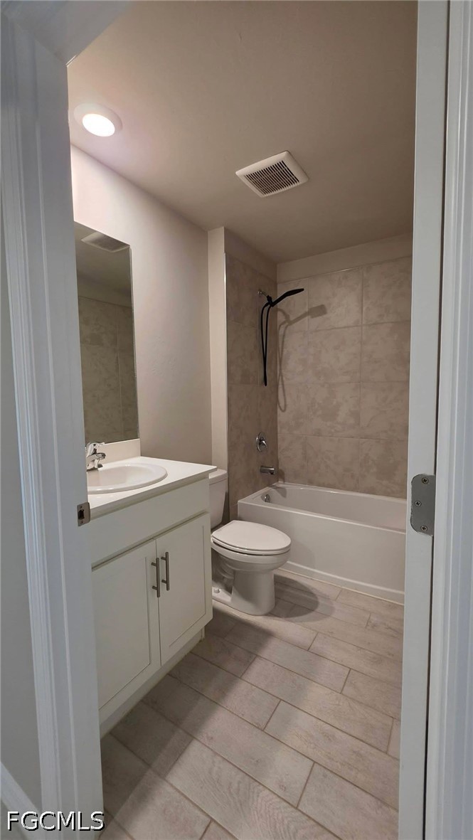 3 Bed SingleFamilyResidence for Sale in Cape Coral, photo 13