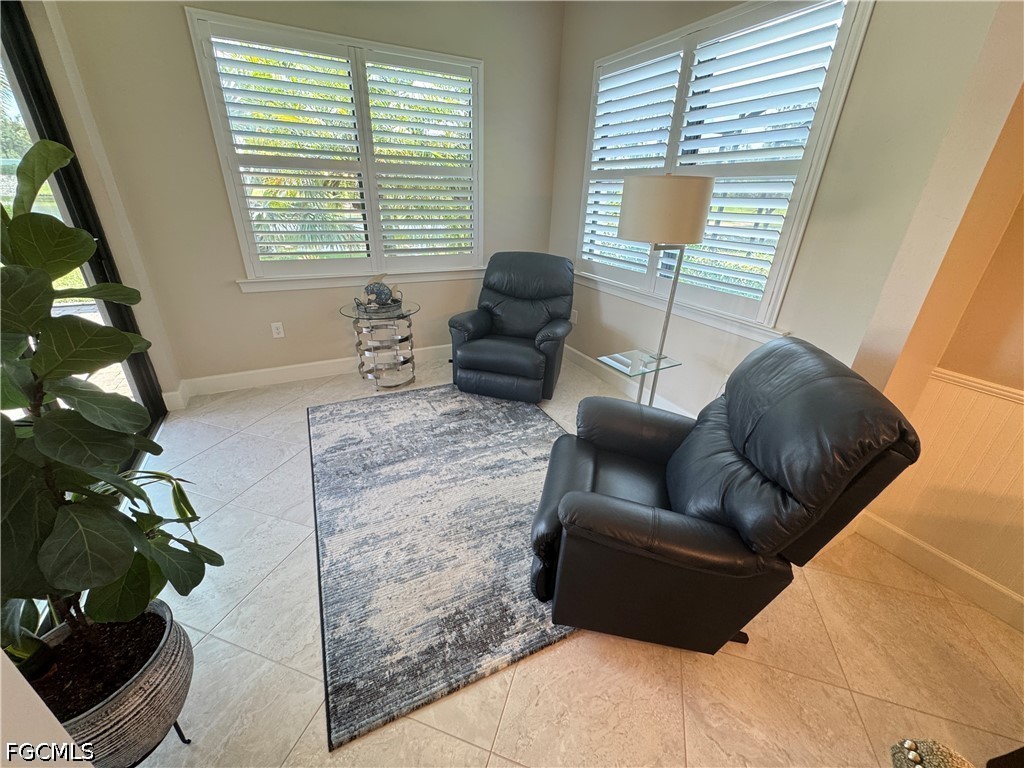 2 Bed Waterfront Home for Sale in Somerset, FL — photo 13