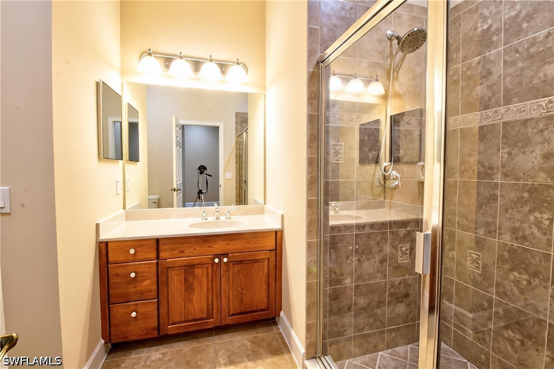 3 Bed Condominium for Sale in Quincy Square, FL — photo 13