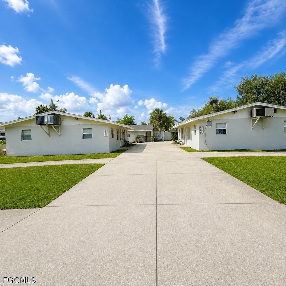 2 Bed Condominium for Sale in Fort Myers, FL, $1,095 — photo 13
