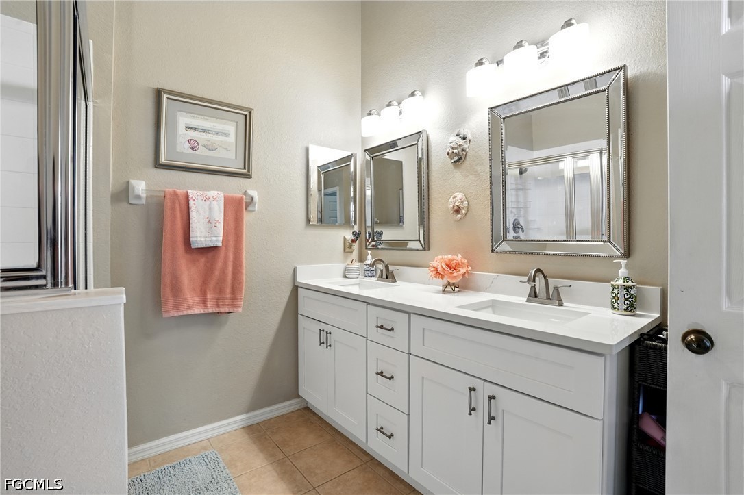 4 Bed SingleFamilyResidence for Sale in Fort Myers, photo 13