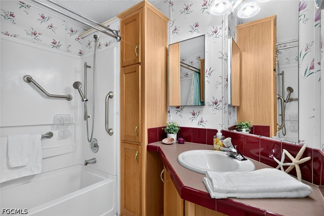 2 Bed ManufacturedHome for Sale in Estero, FL, $170,000 — photo 13