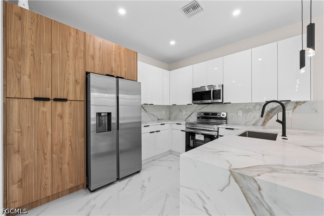 3 Bed SingleFamilyResidence for Sale in Lehigh Acres, FL — photo 13