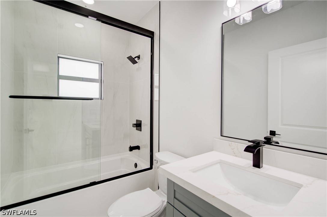 6 Bed Duplex for Sale in Twelfth Street Park, FL, $439,999 — photo 13