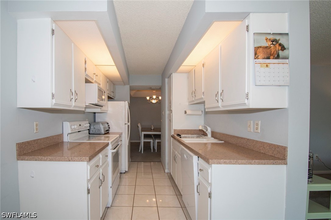 2 Bed Waterfront Home for Sale in Fort Myers, photo 13