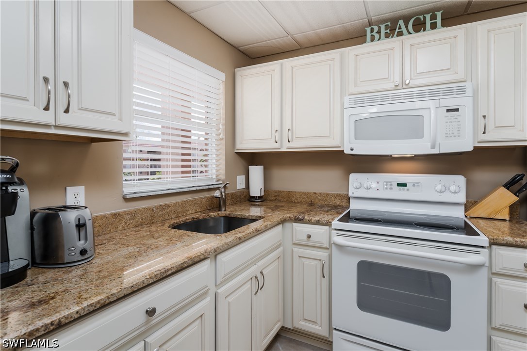 2 Bed Condominium for Sale in Naples, FL, $3,000 — photo 13