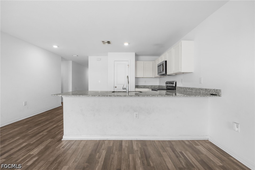 4 Bed SingleFamilyResidence for Sale in Port Labelle, FL — photo 13