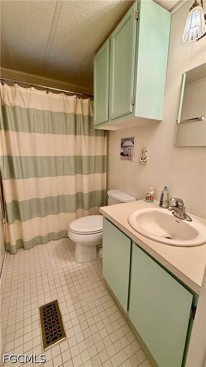 2 Bed ManufacturedHome for Sale in Carriage Village, FL — photo 13