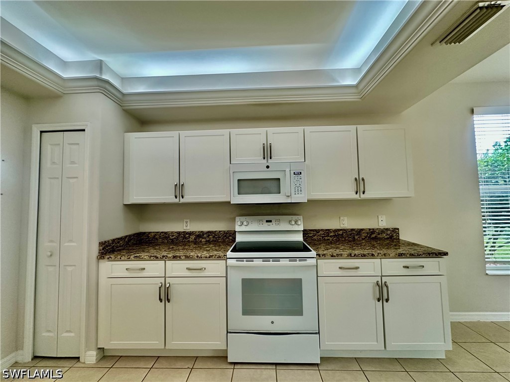 2 Bed Condominium for Sale in Coventry, FL, $2,250 — photo 13