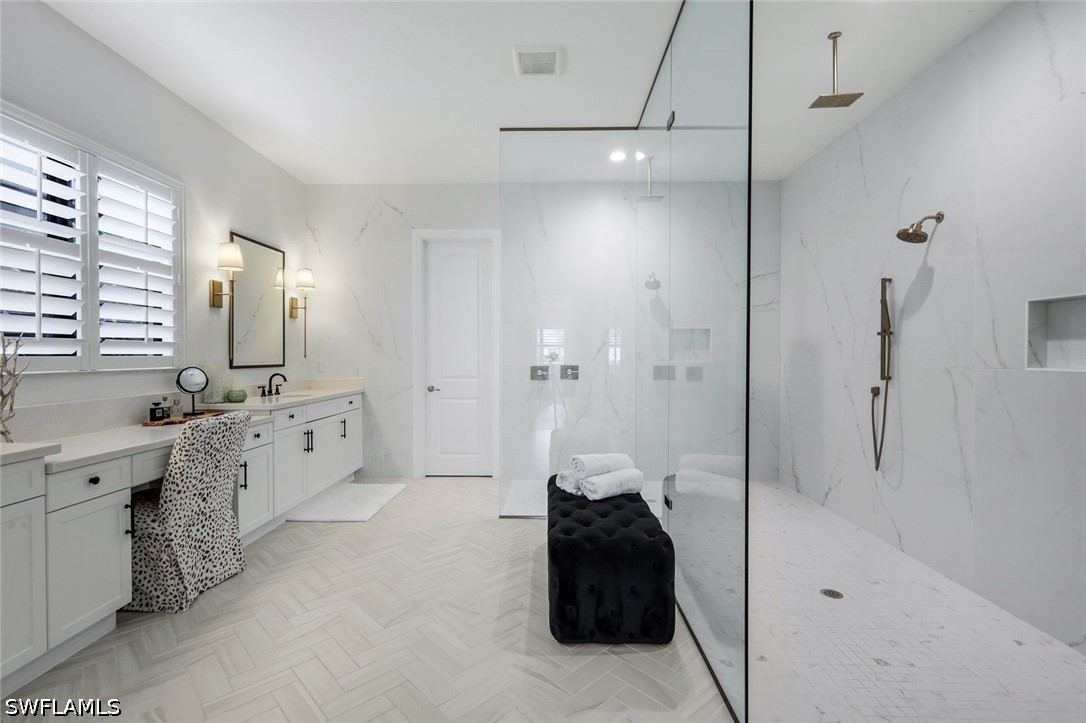 5 Bed SingleFamilyResidence for Sale in Naples, FL — photo 13