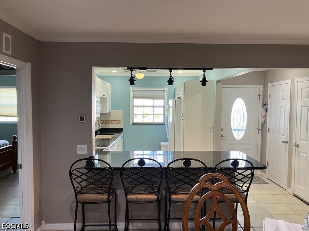2 Bed Attached for Sale in Myerlee Circle Condo, FL, $1,900 — photo 13