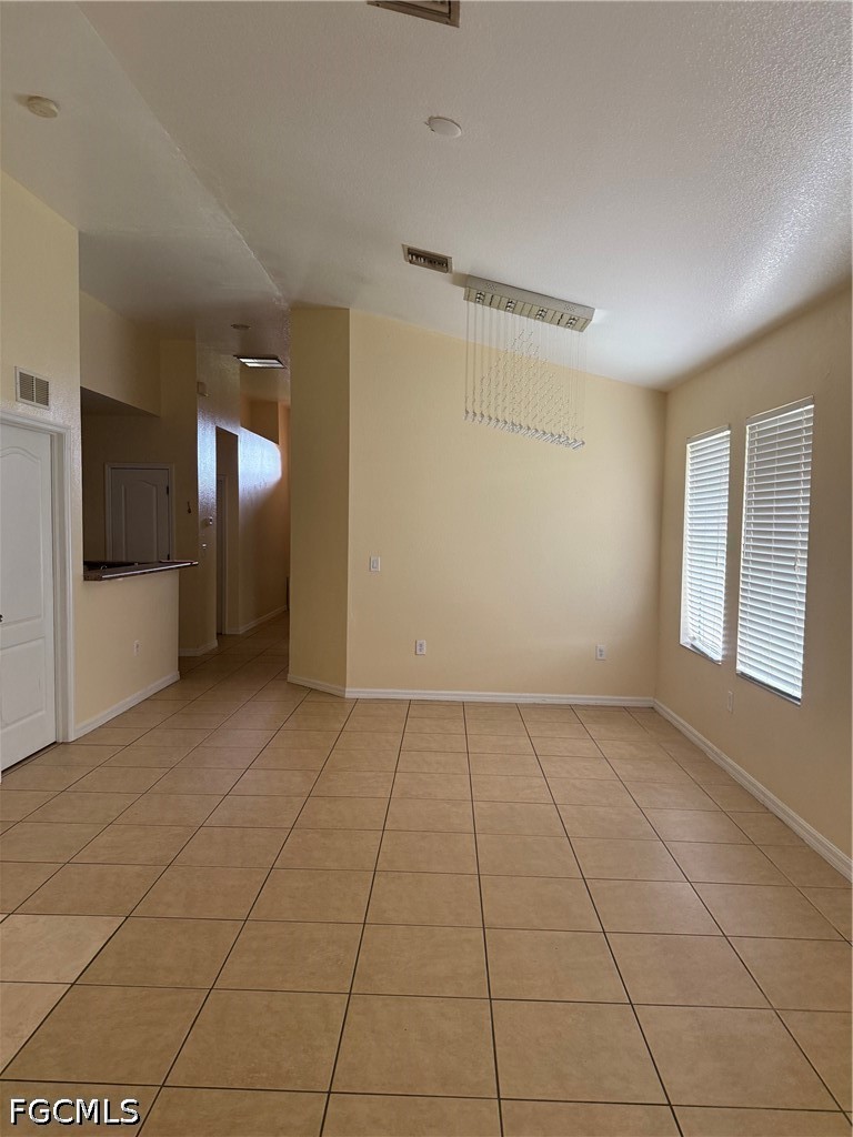3 Bed SingleFamilyResidence for Sale in Lehigh Acres, photo 13
